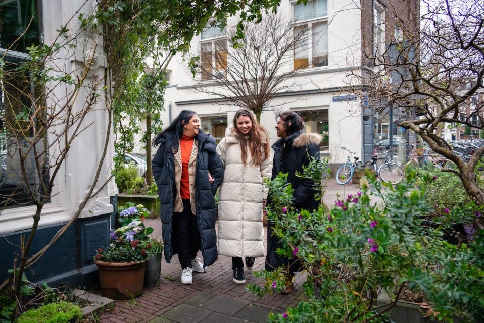 Amsterdam: Professional Photoshoot at the Canals - Preparing for the Photoshoot