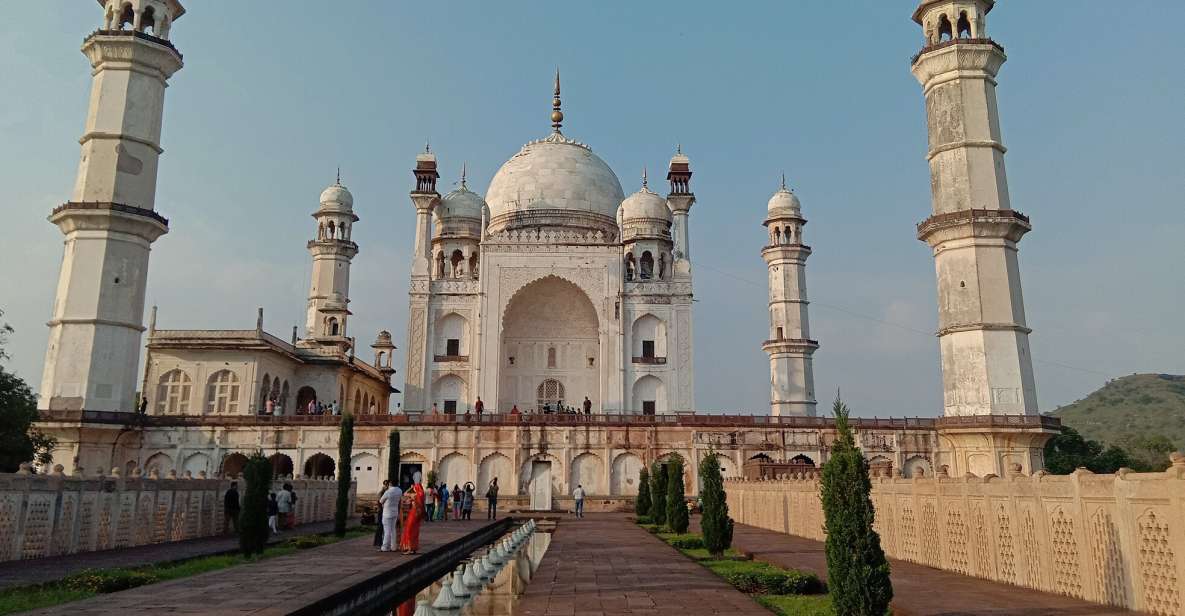 Aurangabad Day Tour Historical Monuments Package - Grishneshwar Jyotirlinga Temple