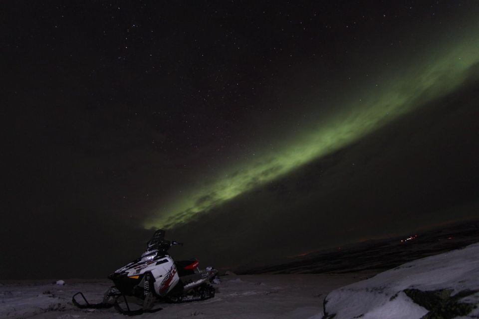 Aurora Hunt on Snowmobile - Small Groups - Pickup and Dropoff