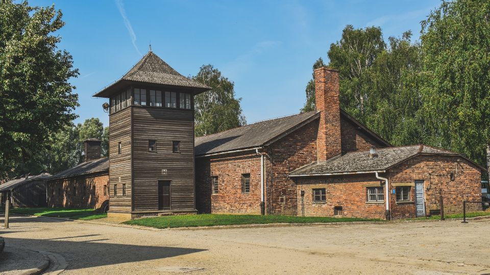 Auschwitz-Birkenau: Entrance Ticket and Live Tour Guide - Booking and Cancellation Policy