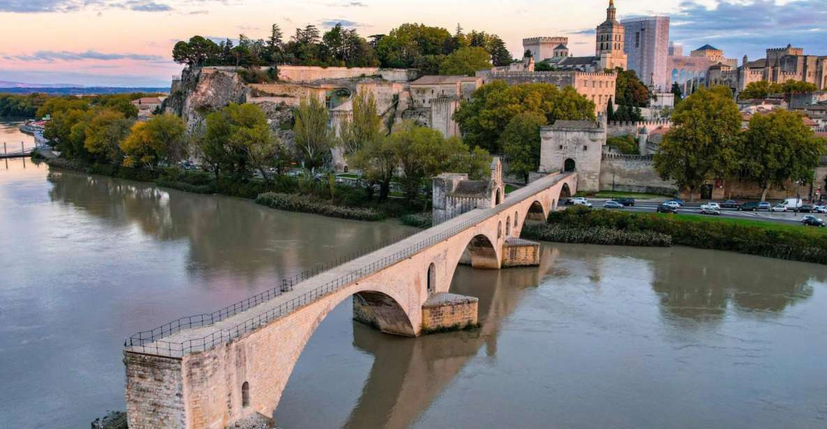 Avignon Bridge: The Digital Audio Guide - About the Pont Davignon