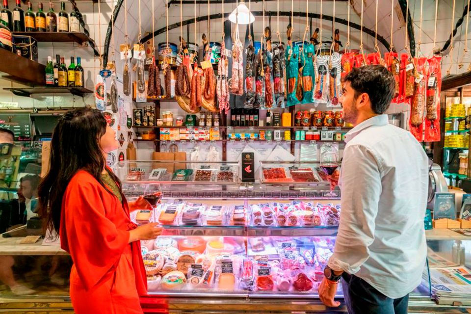 Barcelona: Flamenco & Walking Tour With Tapas in El Born - Customer Feedback