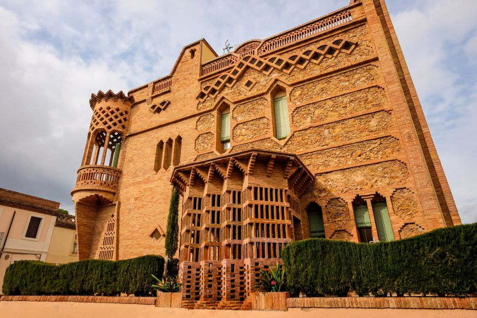 Barcelona: Full-Day Private Tour of Gaudis Lesser-Known Art - Torres Bellesguard