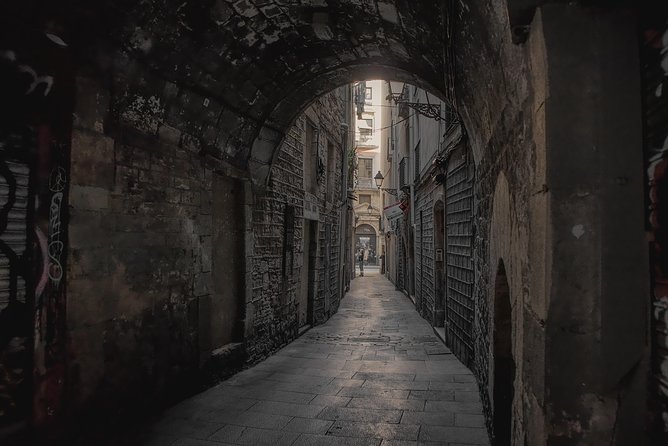 Barcelona Gothic Quarter Ghost Hunt Quest Experience - Private and Safe Experience