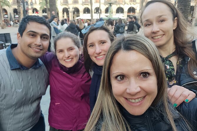 Barcelona Gothic Quarter Scavenger Hunt and City Highlights Walking Tour - Meeting Point and Logistics