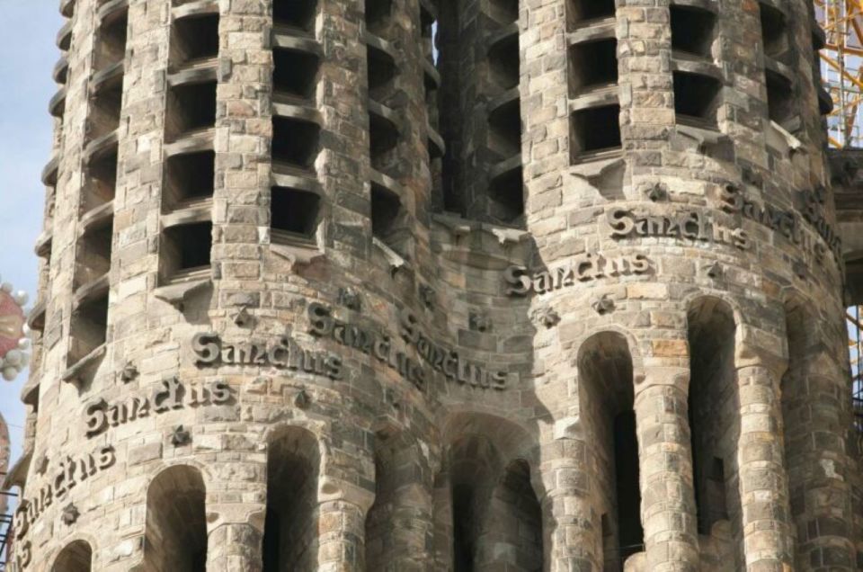 Barcelona: Guided Sagrada Familia Tour & Skip-The-Line Entry - Whats Included