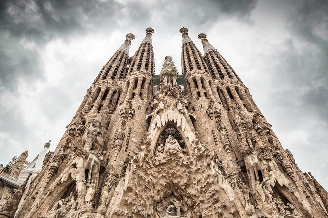 Barcelona: Sagrada Familia Guided Tour & Optional Tower Upgrade - Accessibility