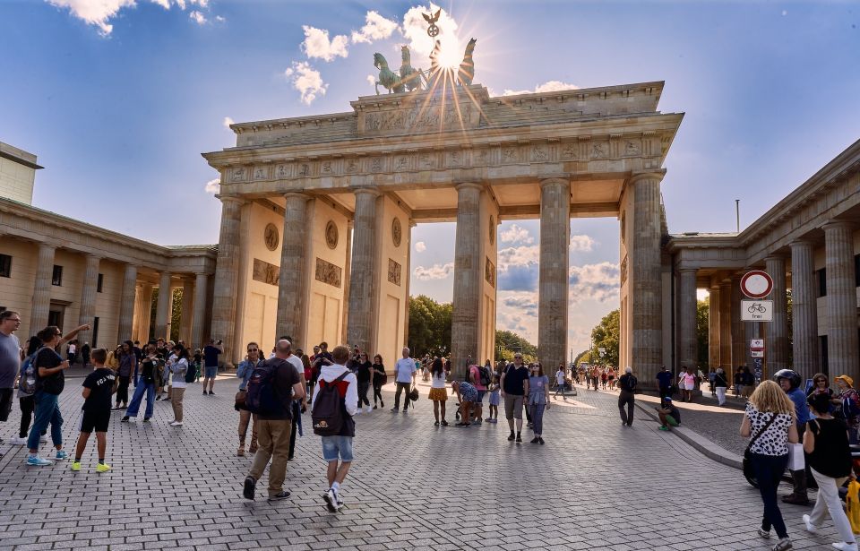 Berlin - Brandenburg Gate: Self-Guided Audio Tour - Augmented Reality Feature