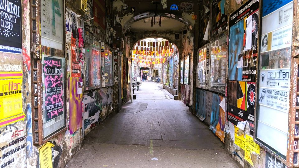 Berlin: Historic Backyards Self-guided Neighbourhood Walk - Discovering Spandauer Vorstadt