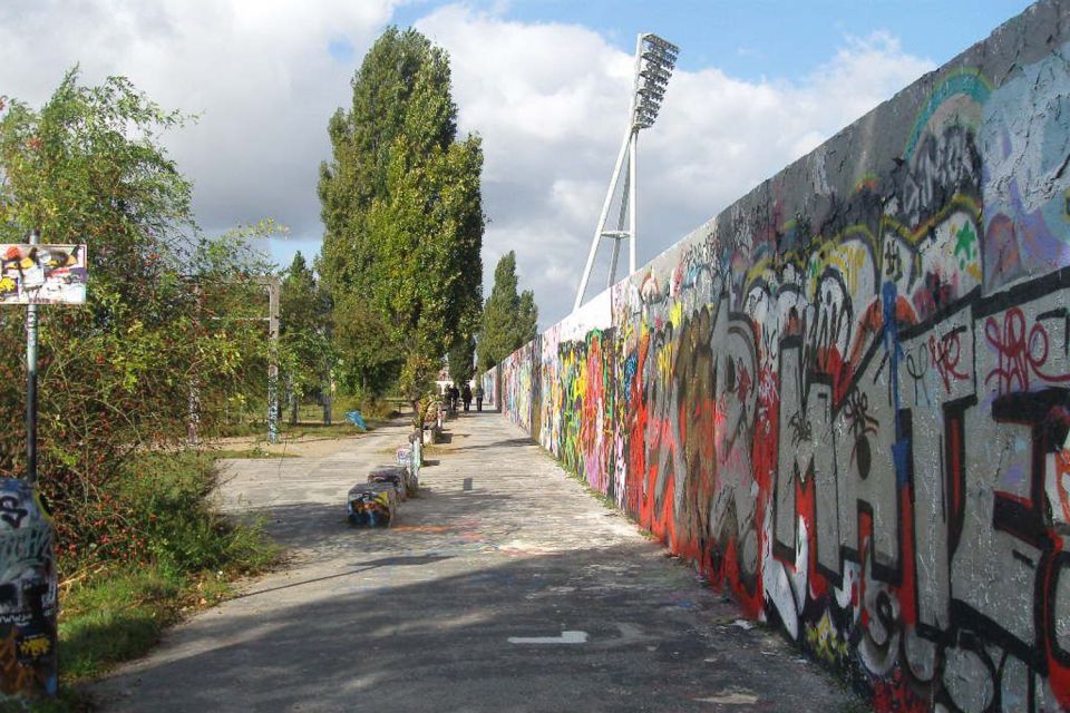 Berlin Wall: Small Group Guided Tour - Meeting Point