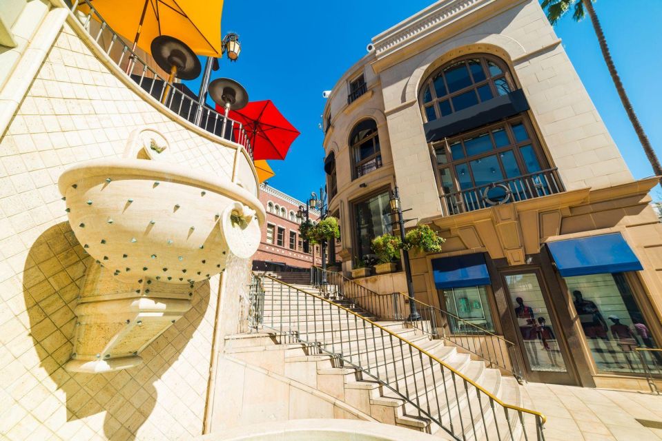 Beverly Hills Walking In-App Audio Tour - Explore Bustling Beverly Hills