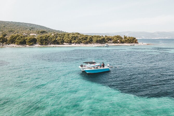 Blue Cave Full-Day Boat Tour With Hvar and 5 Islands - Exploring the Blue Cave