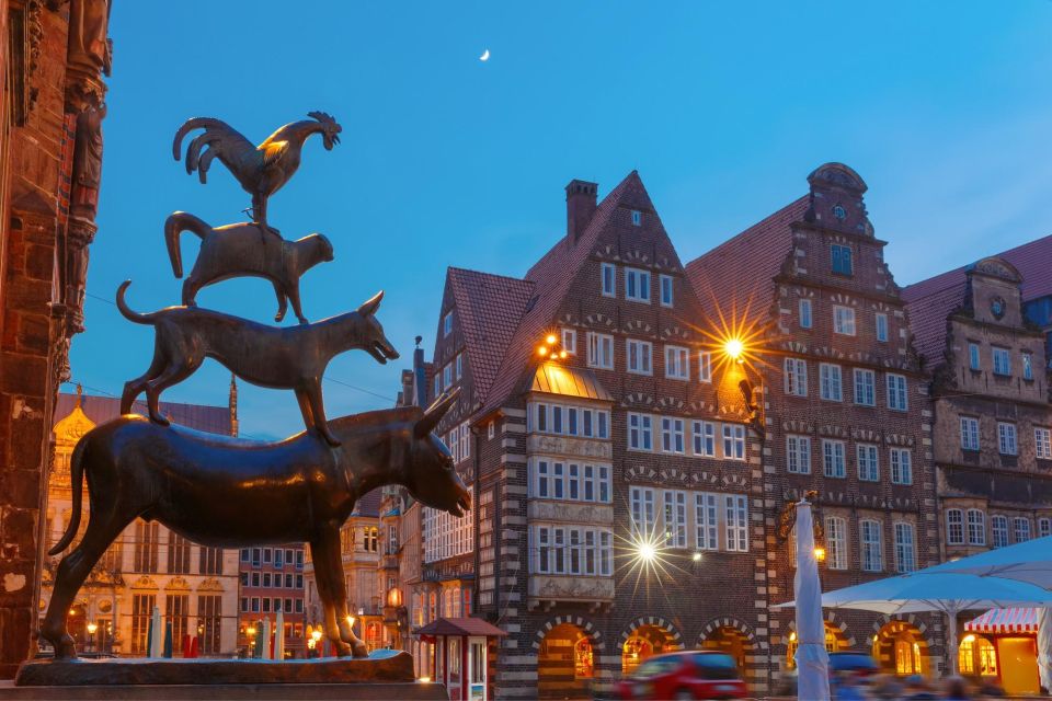 Bremen: Express Walk With a Local in 60 Minutes - Discovering Bremens Landmarks