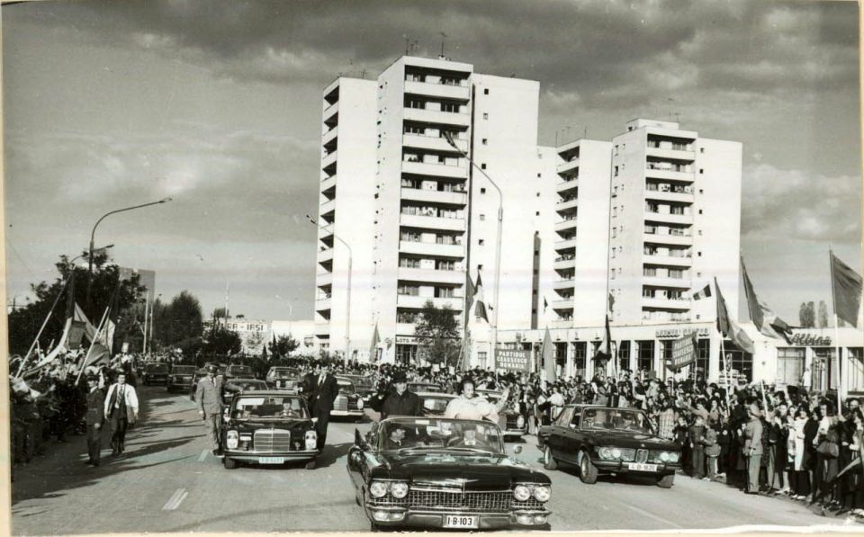 Bucharest: Private Last Days of Ceausescu Tour in a Dacia - Tour Inclusions