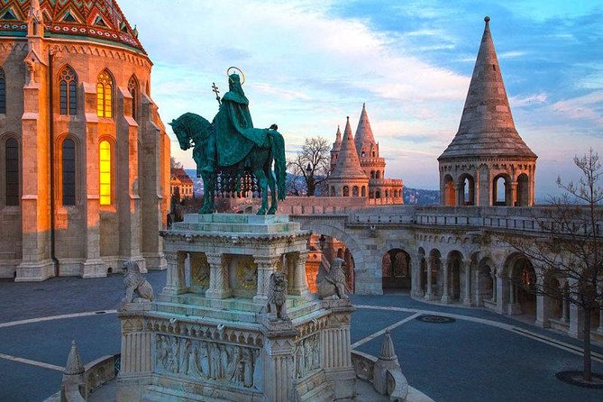 Buda Castle Walking Tour With Matthias Church Entry, Cake&Coffee - Buda Castle District History