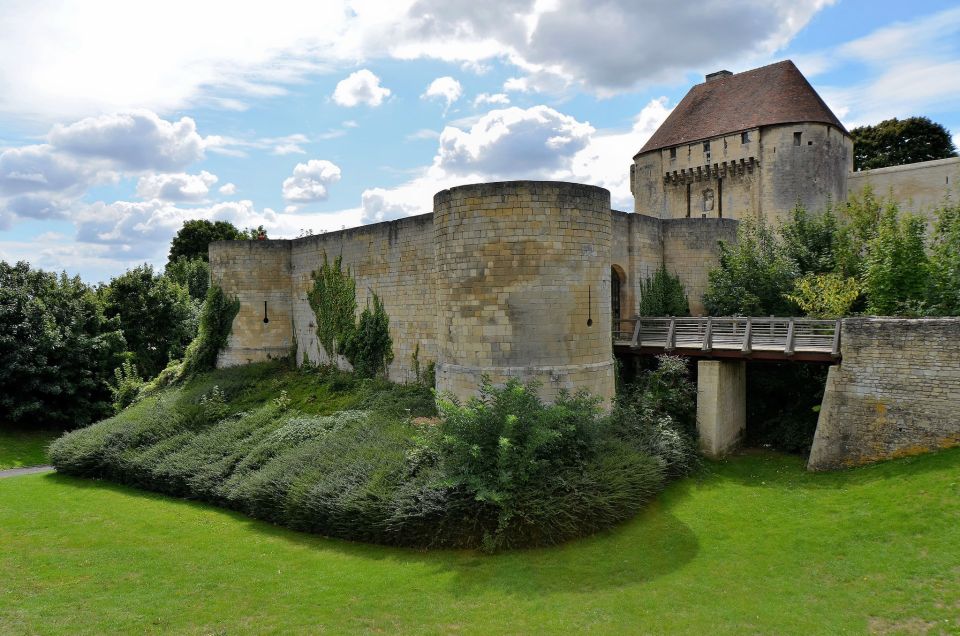 Caen: Private Guided Walking Tour - Contrasting City Landscapes