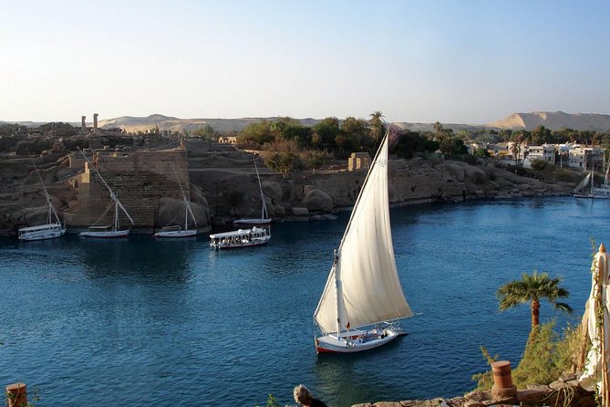 Cairo Layover Tour to Giza Pyramids and Felucca Ride on Nile From Cairo Airport - Layover Convenience