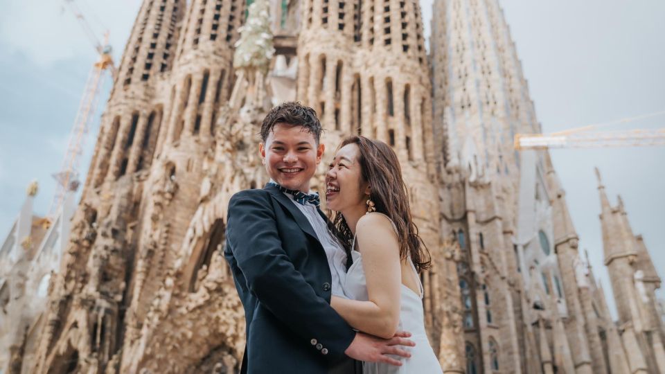 Capture Your Love Story in Sagrada Familia Barcelona - Meeting Point and Location Details