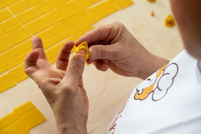 Cesarine: Small Group Tortellini Class at Locals Home in Bologna - Learning Outcomes and Skills