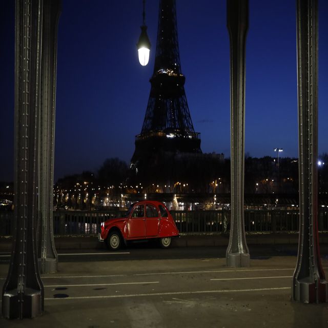 Château De Fontainebleau 2cv - Strolling Through the French Monarchy