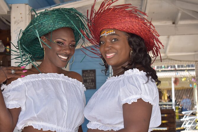 CHIPPIES BAHAMAS Island Tours : Feel The Culture - Bahamas Rum Cake Factory