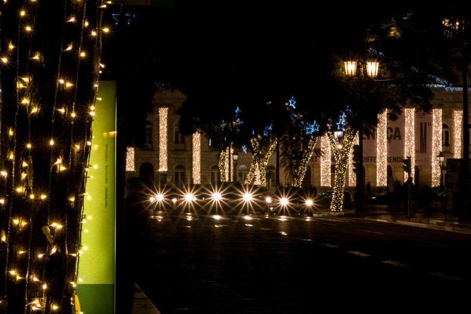 Christmas Lights Creative Photography in Lisbon - Lighting Techniques