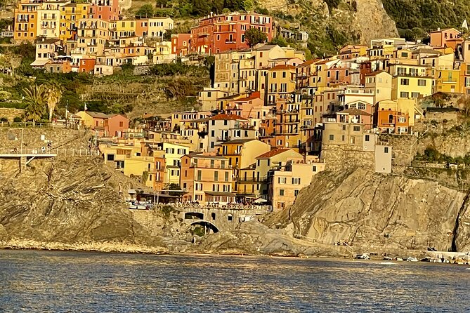 Cinque Terre Sunset Tour by Private Boat With Pesto and Typical Wine - Stunning Sunset Views