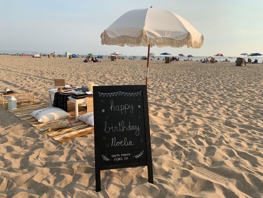 Classic Beach Picnic in Santa Monica (2-4 People) - Prepare for the Picnic