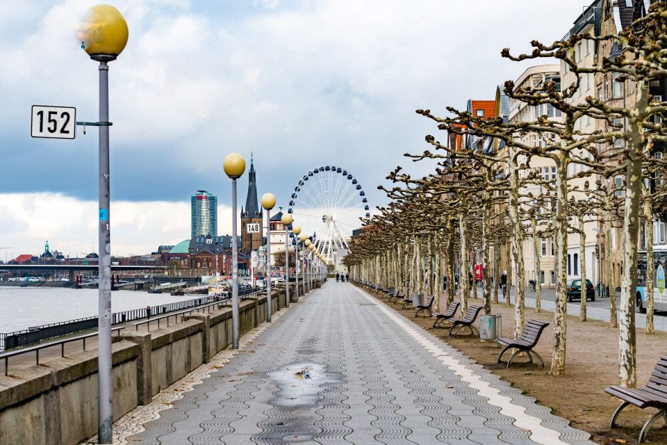 Cologne: Dusseldorf Half-Day Private Tour - Medienhafen District