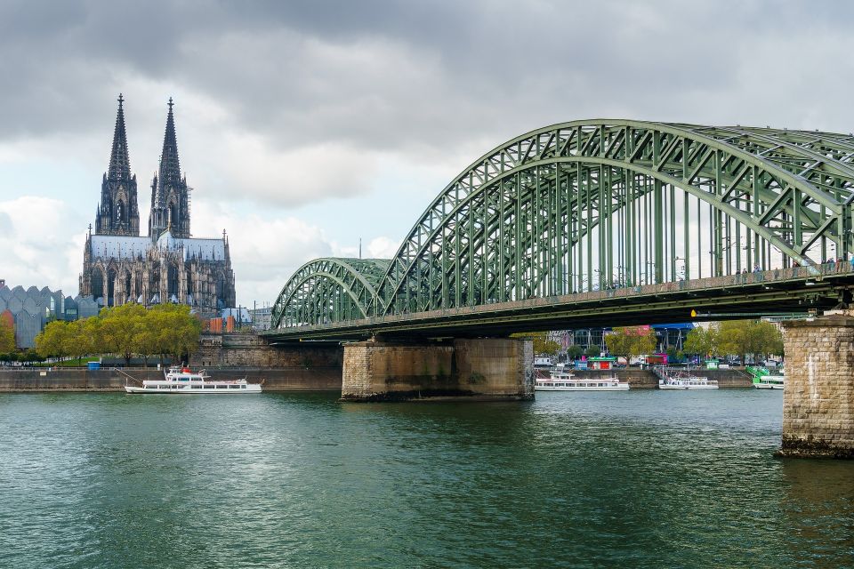 Cologne Highlights Privat Walking Tour & Panoramic Boat Trip - Old Town Cultural Immersion