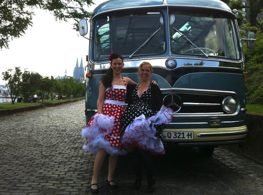 Cologne: Nostalgic Tour in German in Vintage Bus - Getting There