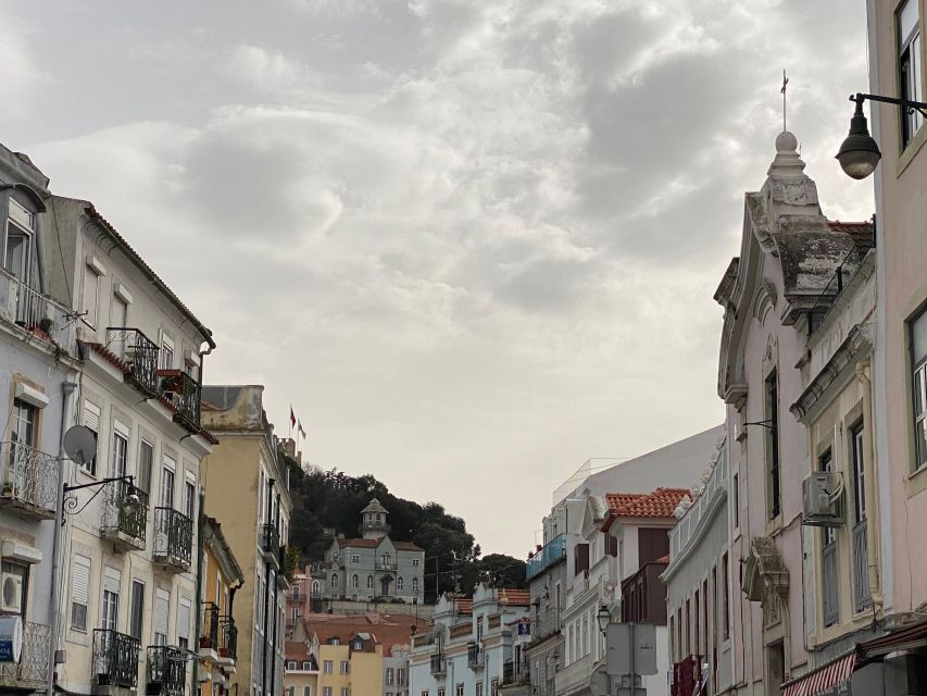 Crime and Punishment in Lisbon: Walking Tour - Castle Quarter and Centro De Estudos Judiciários