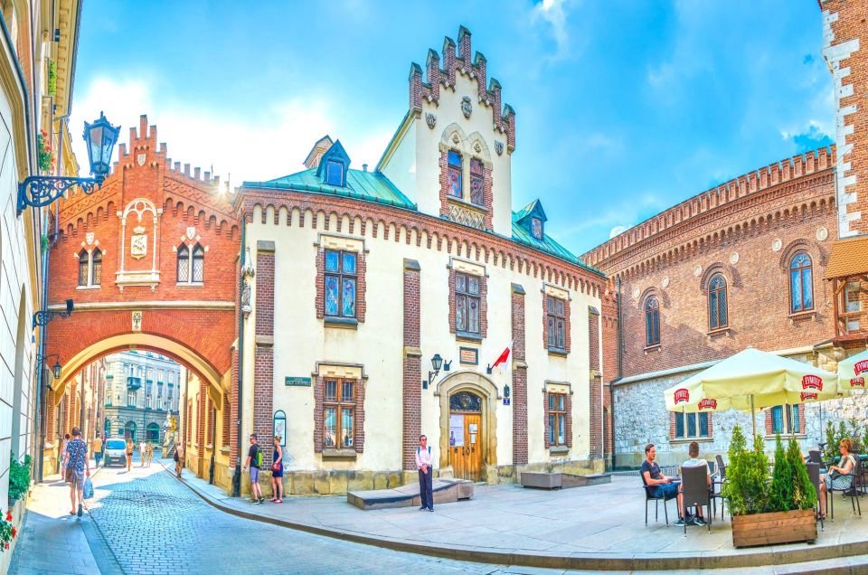 Czartoryski Palace Museum Tickets and Krakow Old Town Tour - Meeting Point and Entry Details