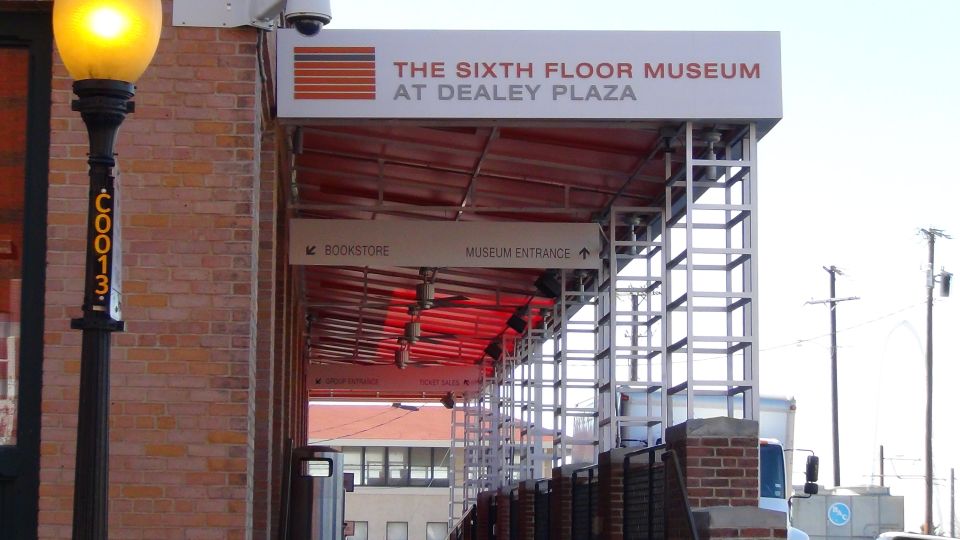 Dallas: 2-Hour JFK Assassination Tour Without Museum - Transportation and Commentary