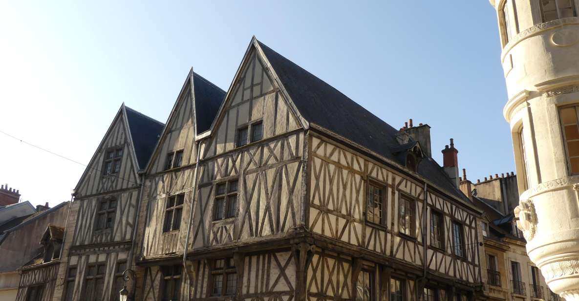 DIJON: Private Walking Tour - Ducal Palace Exterior