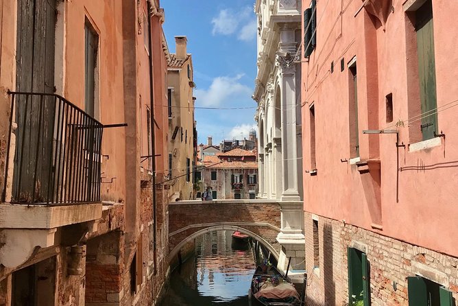 Discover Secrets and Hidden Gems of Venice With a Local: Sightseeing Small Group - Dorsoduro District Exploration