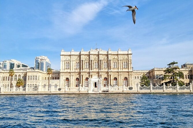 Dolmabahçe Palace Tour & Sunset Cruise on Luxury Yacht - Complimentary Refreshments and Amenities