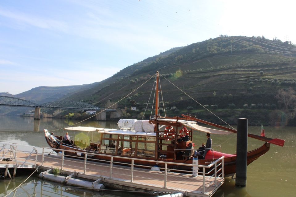 Douro Valley: Full-Day Private Wine Tour With Lunch - Traditional Lunch Experience