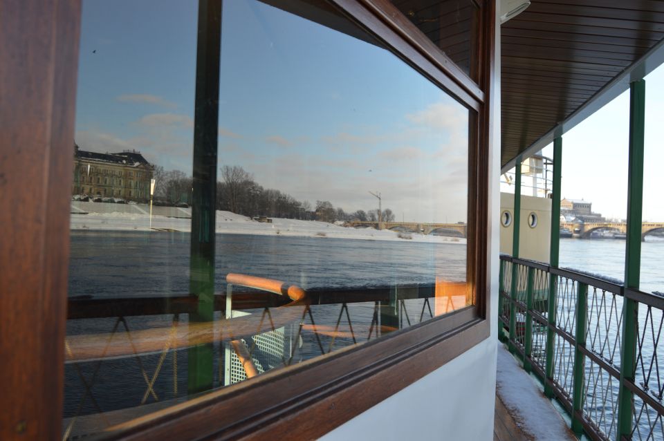 Dresden: Paddle Steamer Winter Cruise to Pillnitz - Paddle Steamer Details