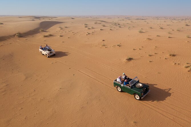 Dubai Hot Air Balloon, Land Rover Defender & Gourmet Breakfast - Vintage Land Rover Excursion