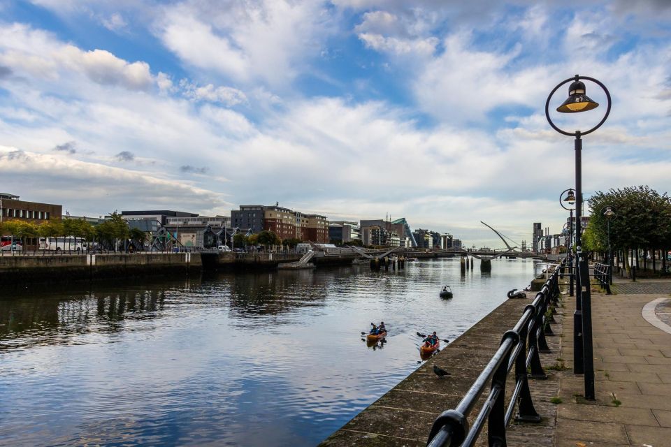 Dublin: Express Walk With a Local in 60 Minutes - Group Size