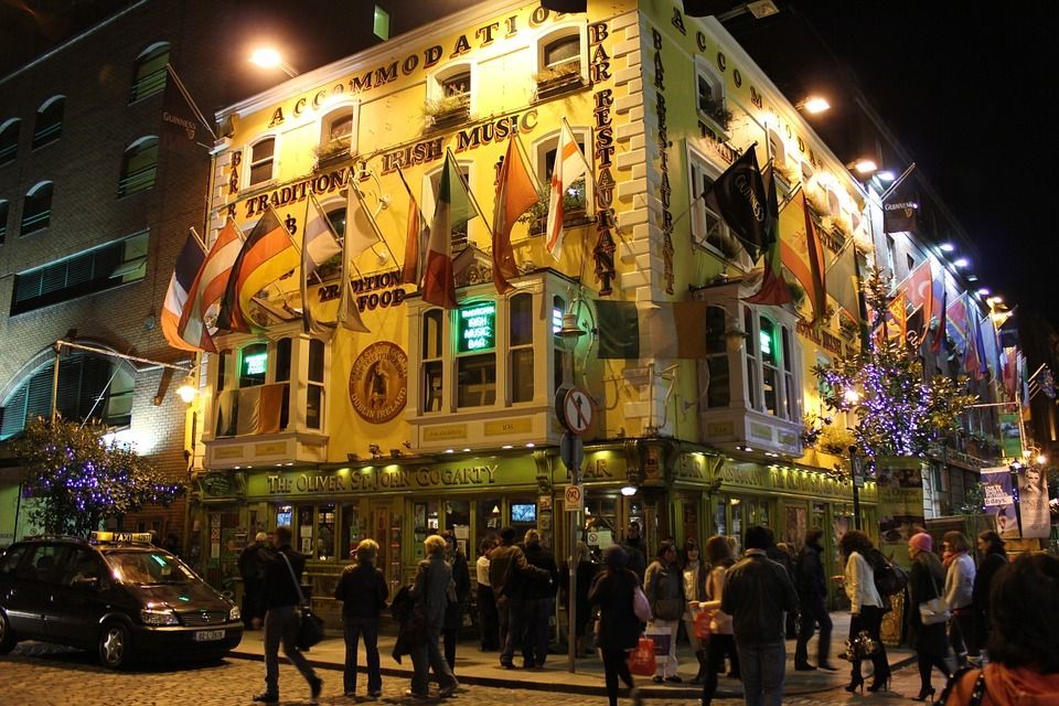 Dublin Temple Bar Night Tour - Exploring Dublins Iconic Pubs