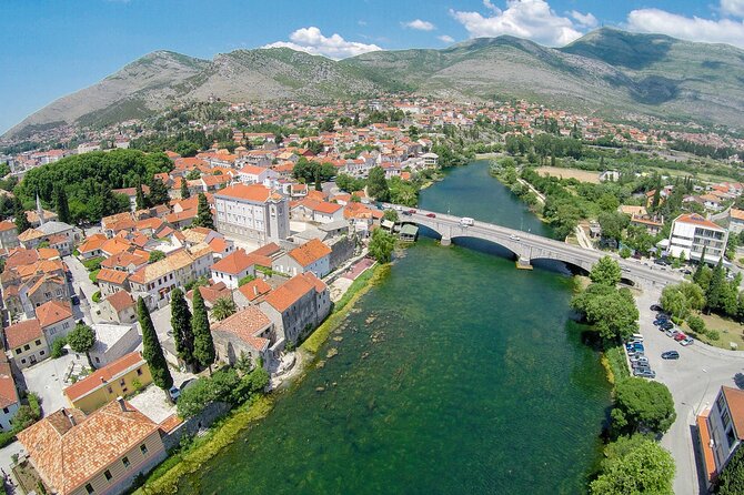 Dubrovnik Bosnia-Herzegovina Half-Day Wine Tour With Tastings - Tasting Wines at Winery