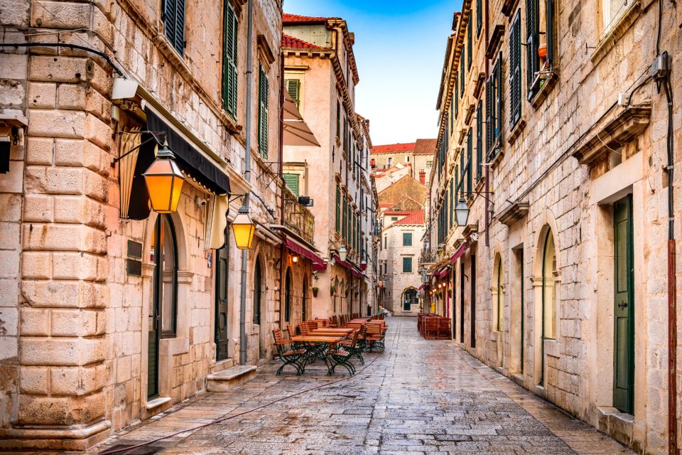 Dubrovnik: City Exploration Game and Tour - Navigation and Independence