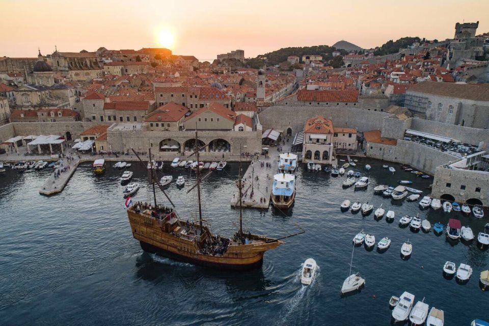 Dubrovnik: Sunset Cruise by Karaka With Sparkling Wine - Sunset Over the Adriatic