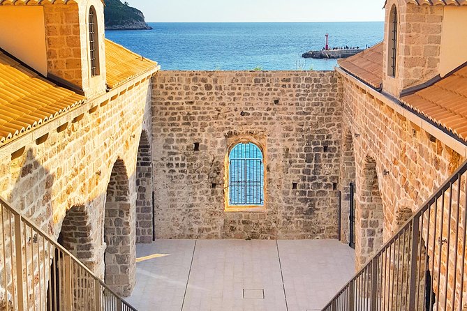 Dubrovnik Walking History Tour - Franciscan Monastery and Fountain