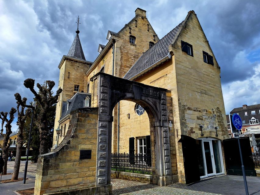 Escape Xperience Valkenburg - the Forbidden Chapel - Frequently Asked Questions