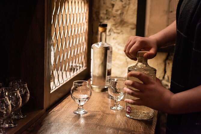 Evolution of Gin and Underground Gin Tasting in Edinburgh - Exploring Edinburghs Gin History