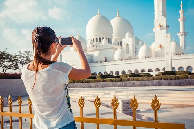 Exclusive Abu Dhabi Sightseeing Tour, Ferrari World and Mosque - Visiting Saadiyat Island