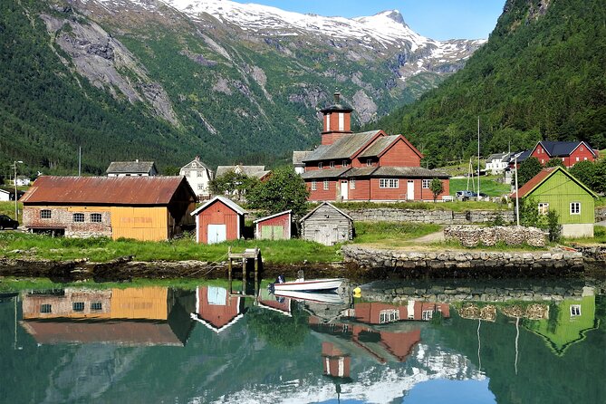 Fjord Cruise to Fjærlandsfjord - Onboard Amenities